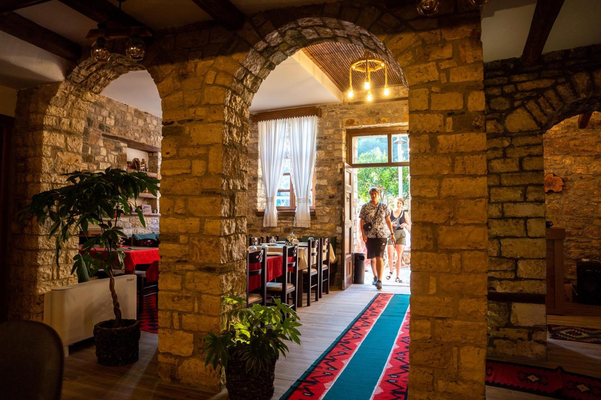 Hotel Kapllani Berat Eksteriør bilde
