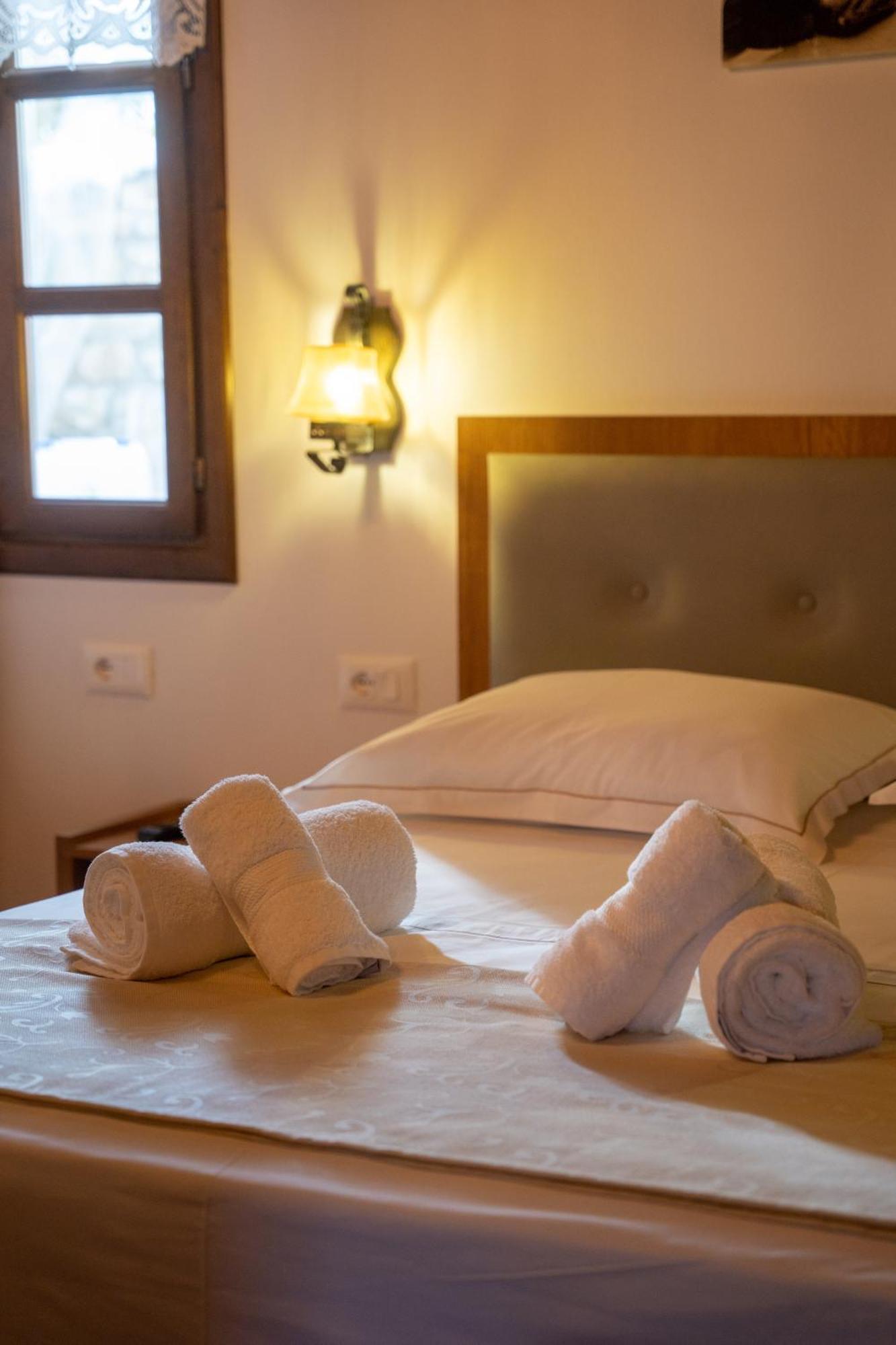 Hotel Kapllani Berat Rom bilde
