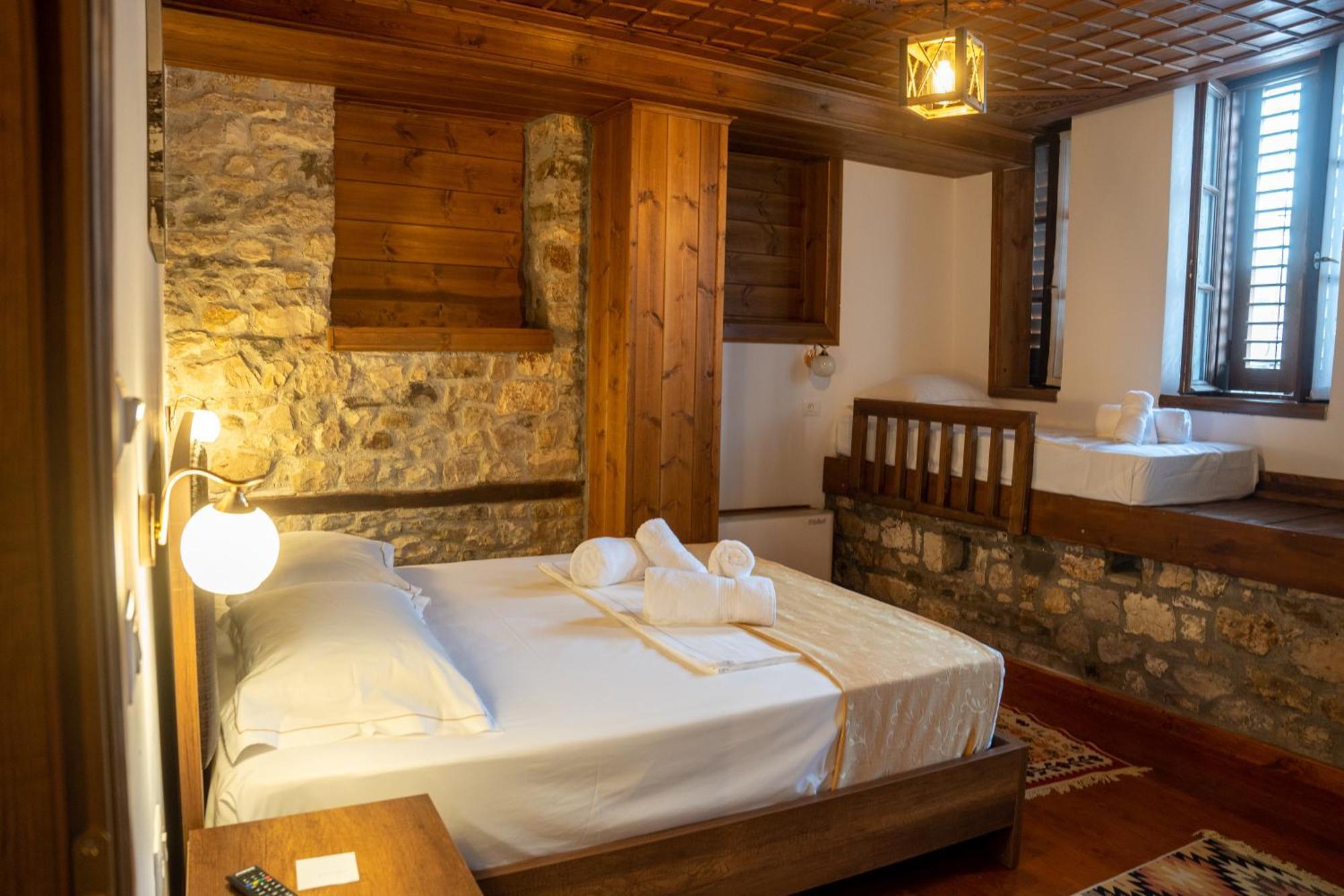 Hotel Kapllani Berat Rom bilde