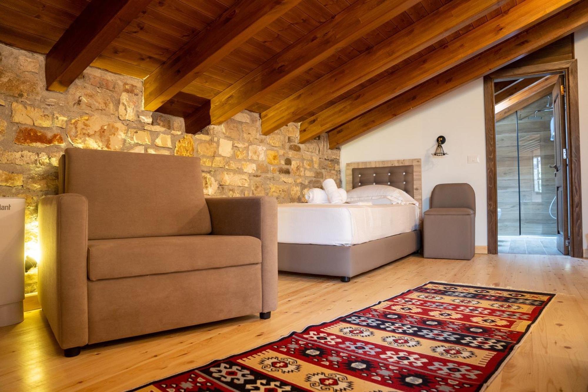 Hotel Kapllani Berat Rom bilde