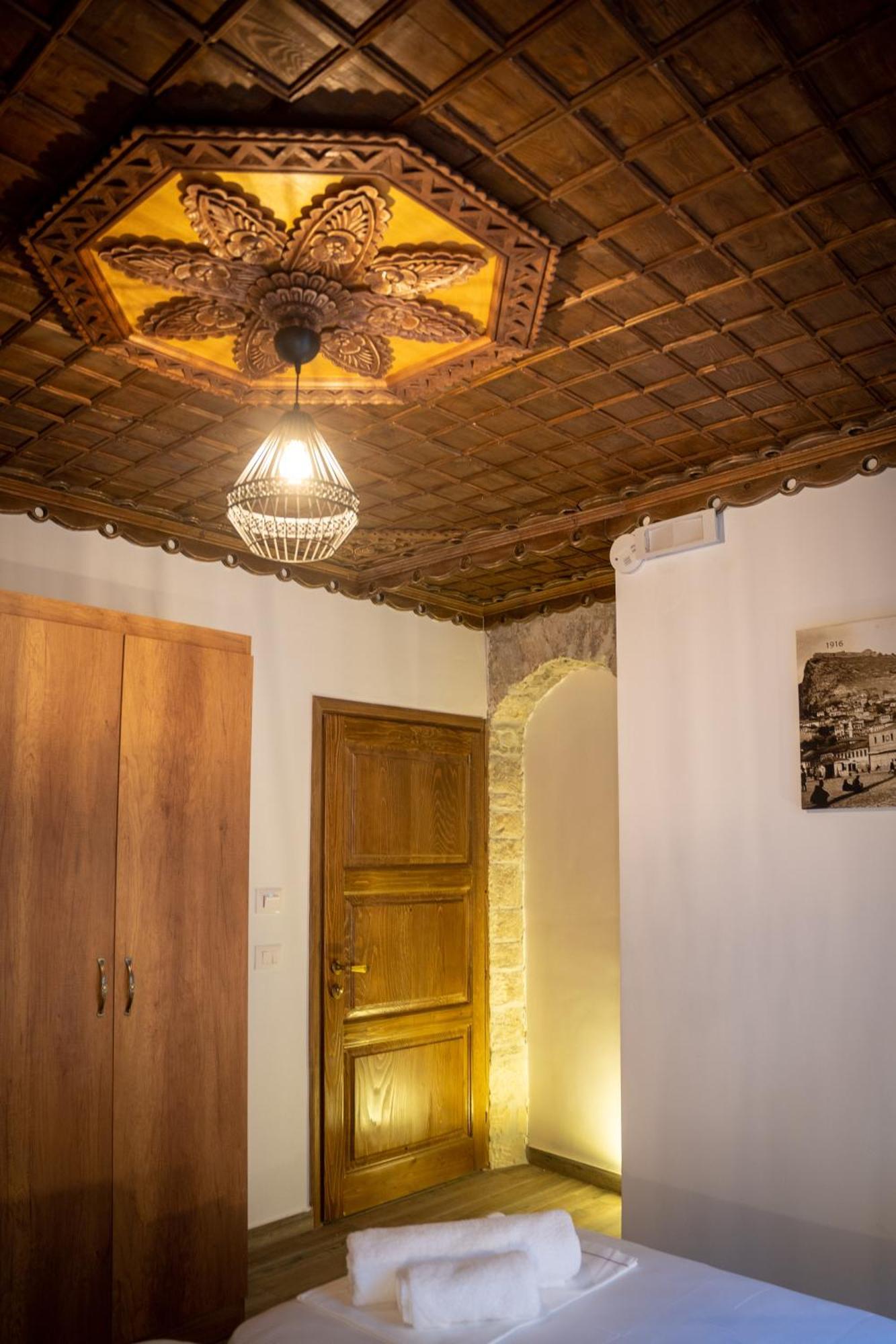 Hotel Kapllani Berat Rom bilde