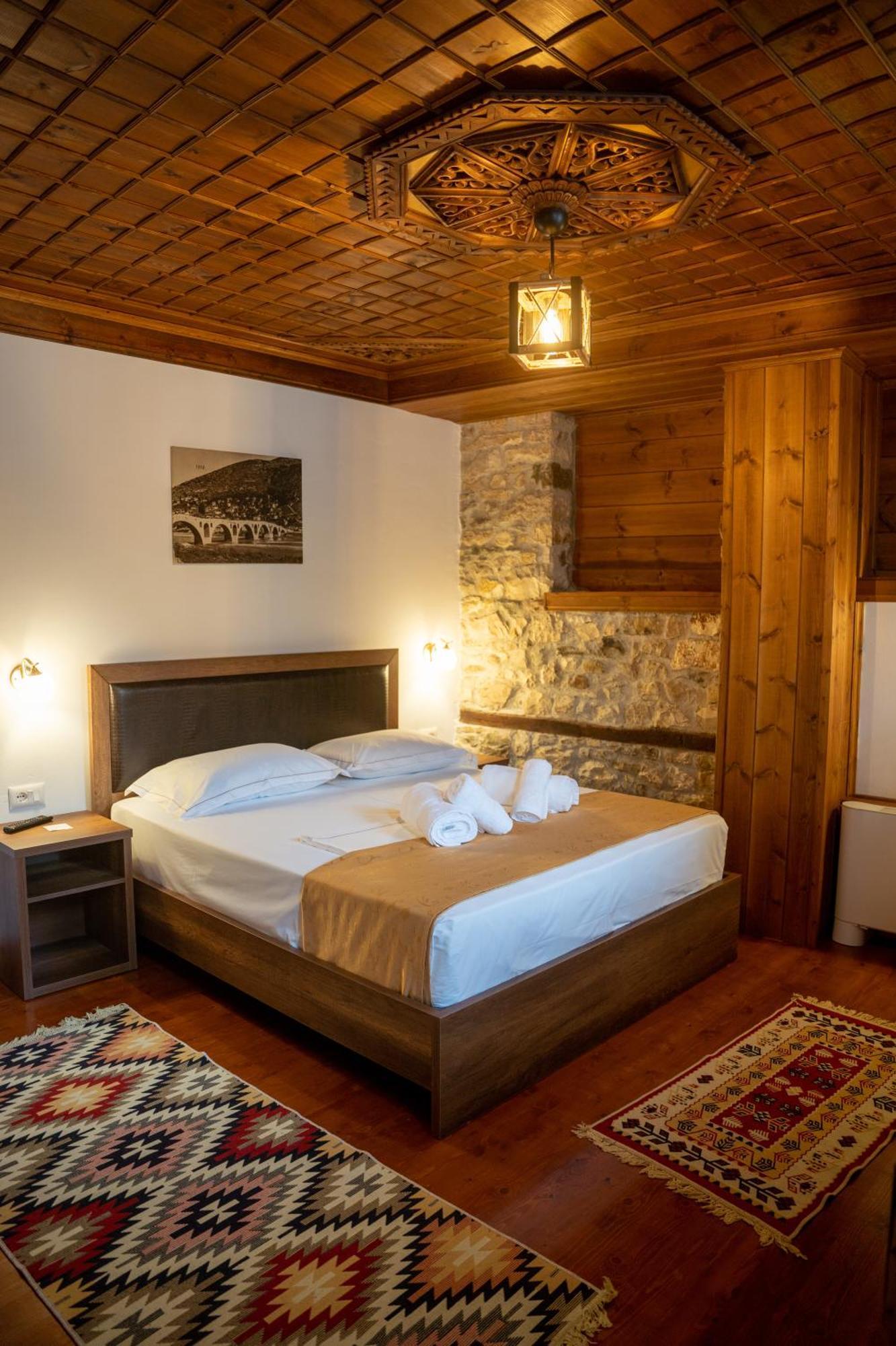 Hotel Kapllani Berat Rom bilde